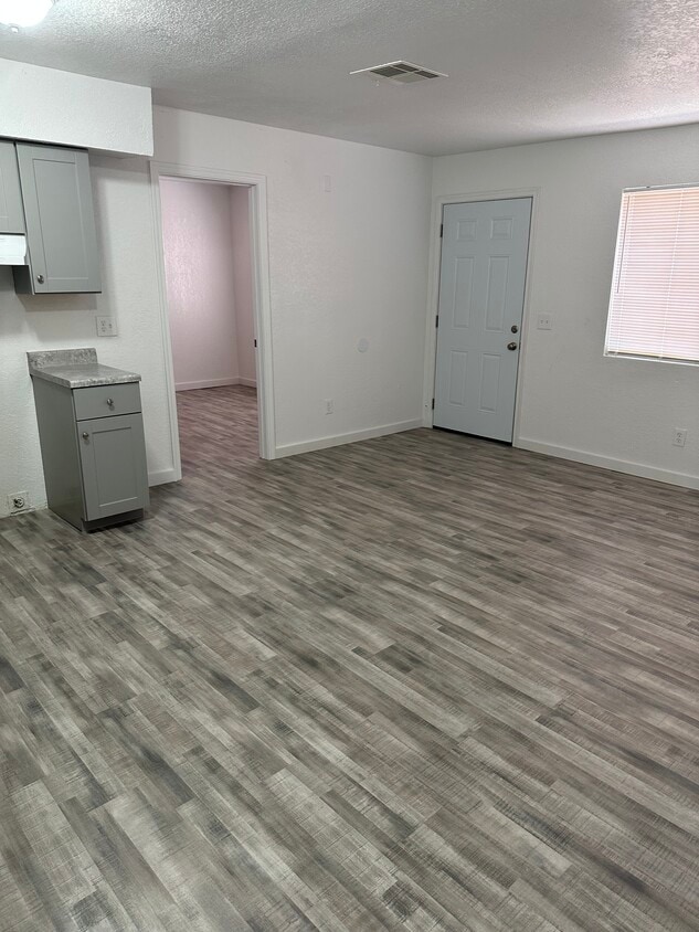 Primary Photo - 1123 W Fillmore St