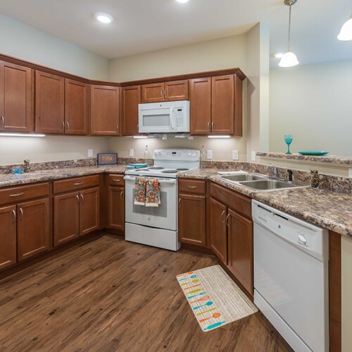 Aurora Estates Apartments in Pacific, MO