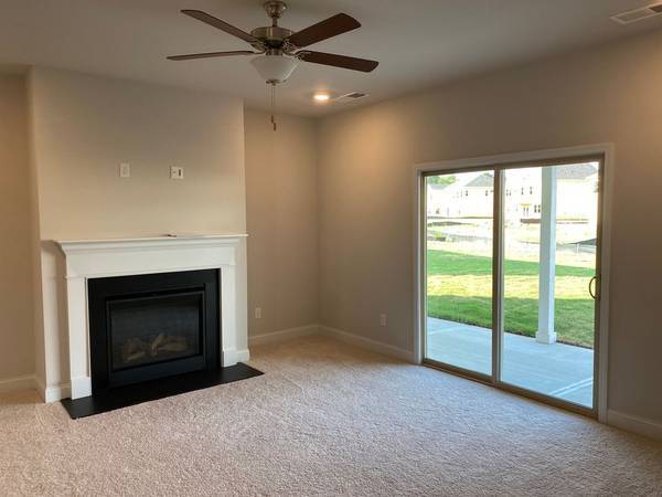 Foto del edificio - 223 Cattail Ln