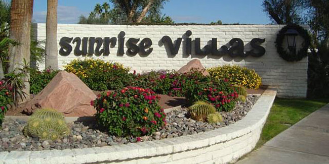 Building Photo - 1718 Grand Bahama Dr W