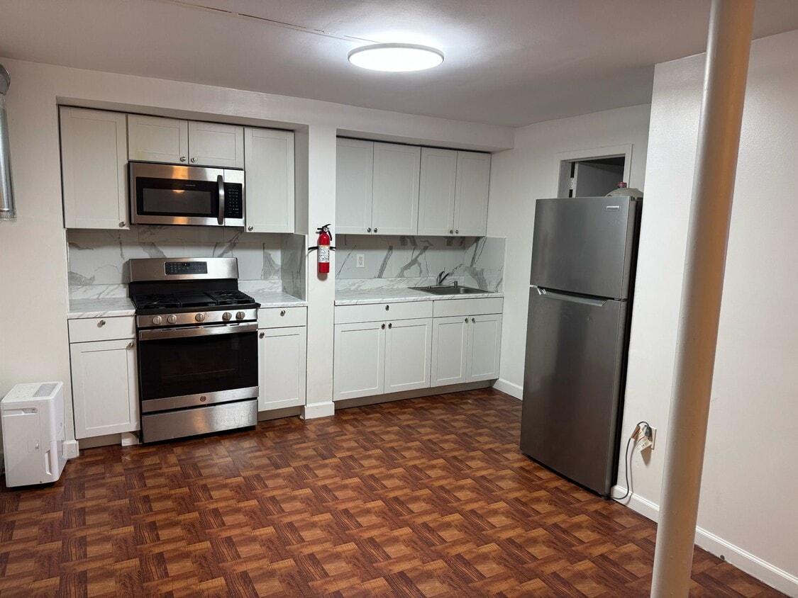 Building Photo - 309 Haledon Ave