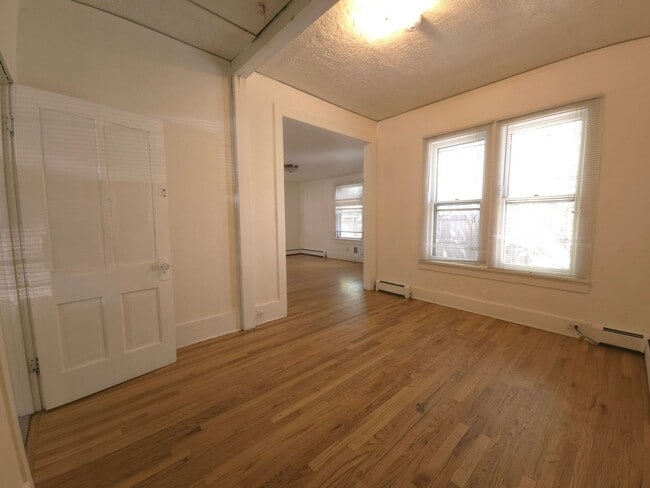 Building Photo - 2645-2647-2647 Pine St