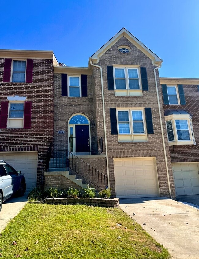 Building Photo - 5994 Norham Dr