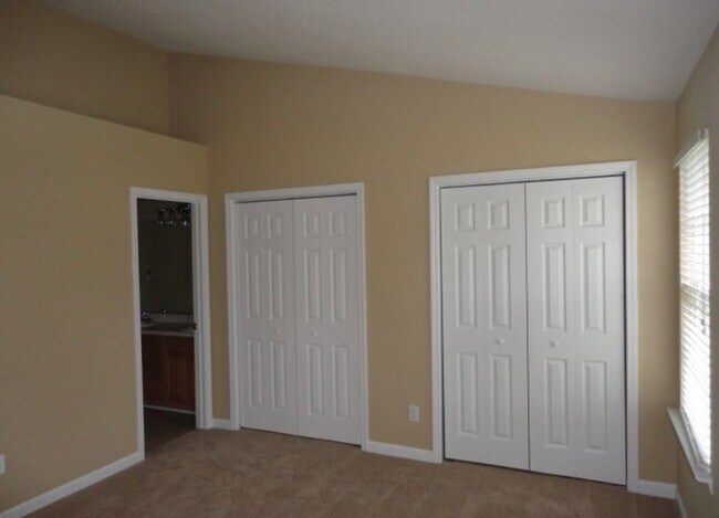 Building Photo - 120 Magnolia View Ct
