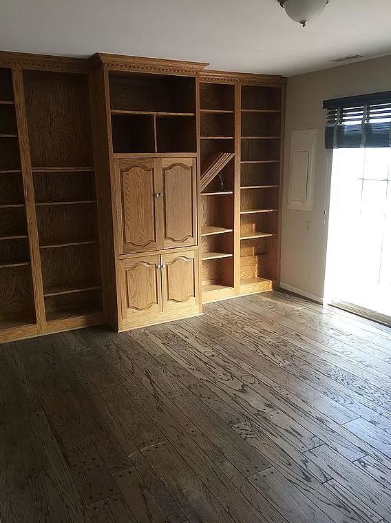 Building Photo - 241 Tulip Tree Ct