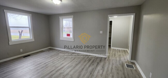 Foto del edificio - 2804-2806 Raible Ave.