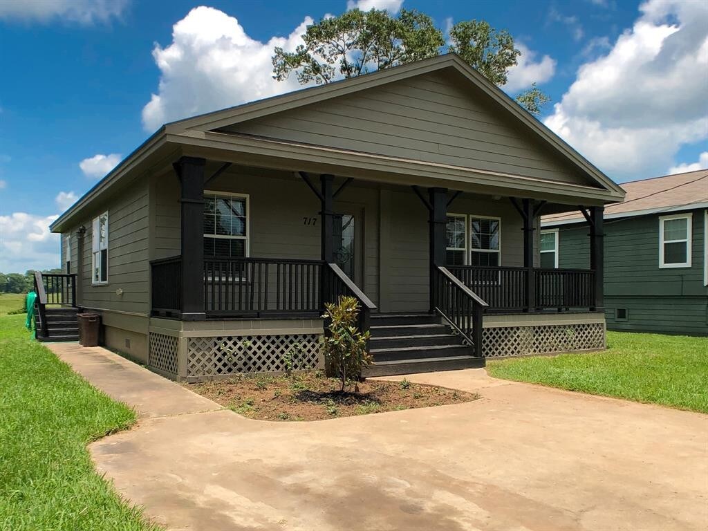 701 E Columbus Dr, Wharton, TX 77488 House for Rent in Wharton, TX