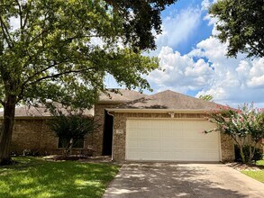 Building Photo - 1702 Fantasy Woods Dr