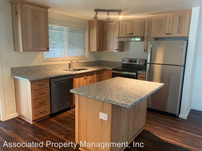 Foto del edificio - 3 br, 2 bath House - 776 NW Lincoln St