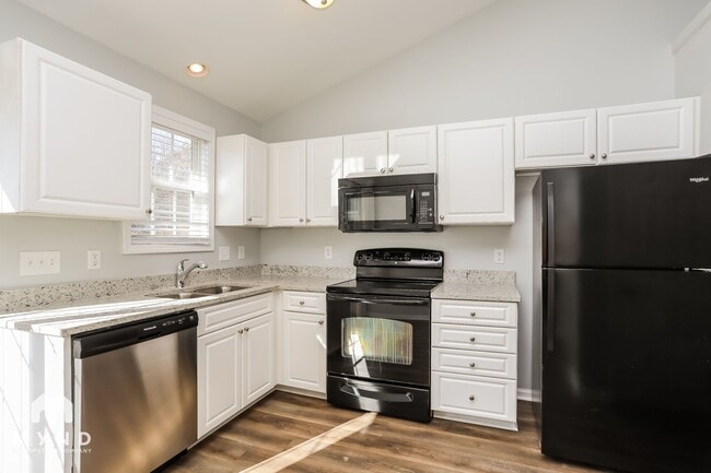 Building Photo - 1256 Sweetgrass St