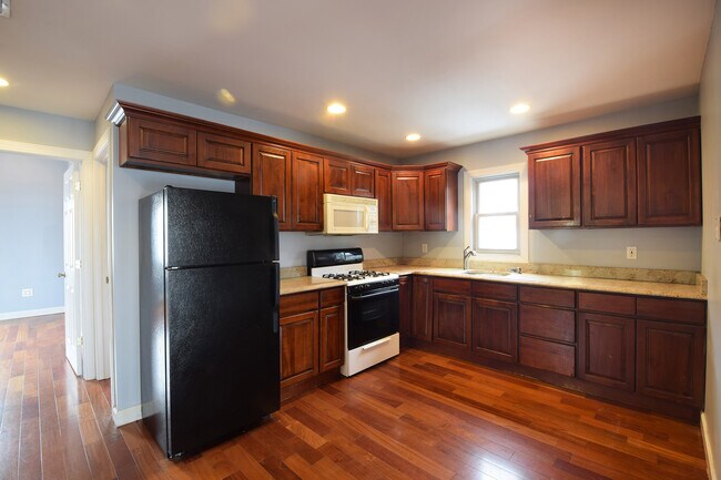 Building Photo - 69 Clifton Pl