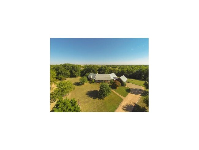 Building Photo - 210 Myers Rd