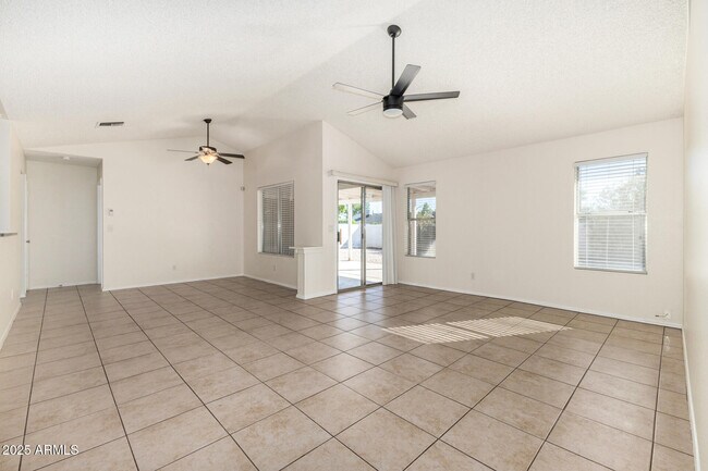 Foto del edificio - 3623 W Fairview Ln