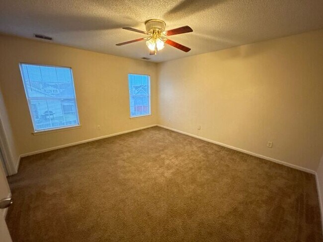 Foto del edificio - 5 Elders Pond Ct