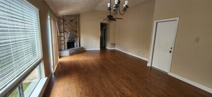 Building Photo - 11011 Crenchrus Ct