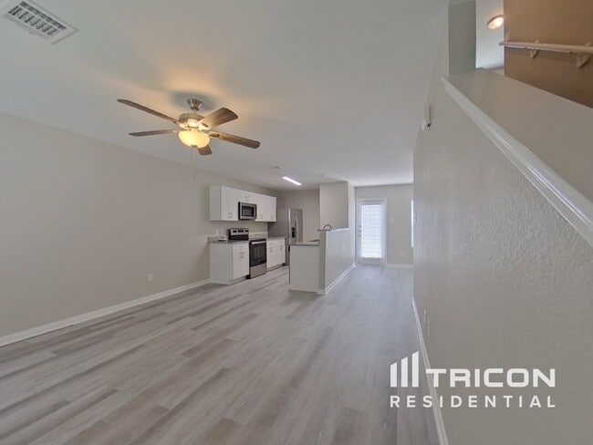 Building Photo - 15684 Del Norte Dr