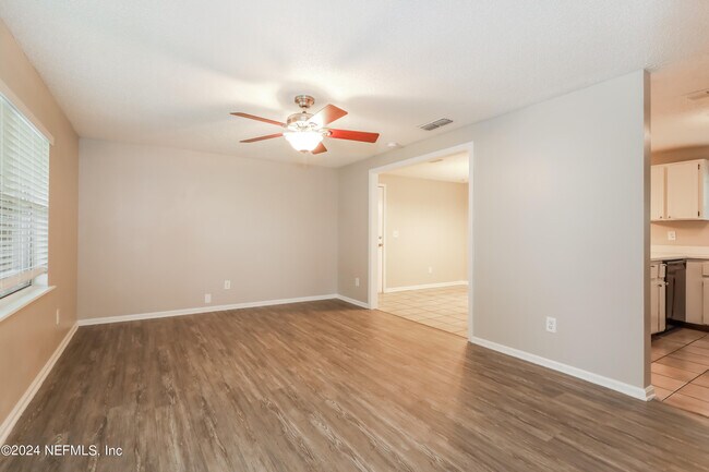 Foto del edificio - 11631 Gwynford Ln