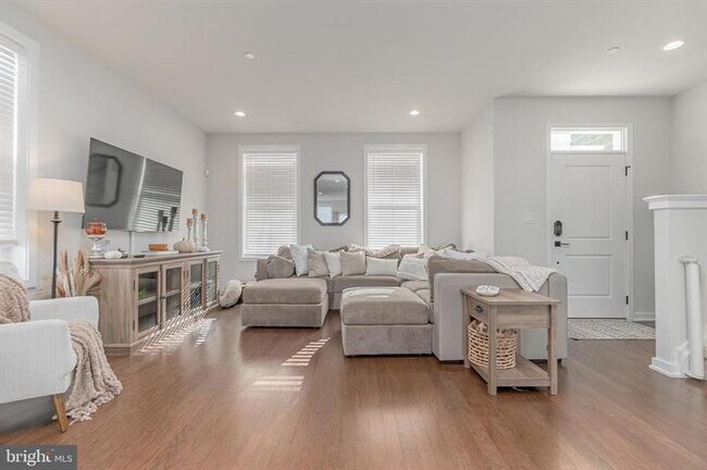 Foto del edificio - 802 Hoopes Ln