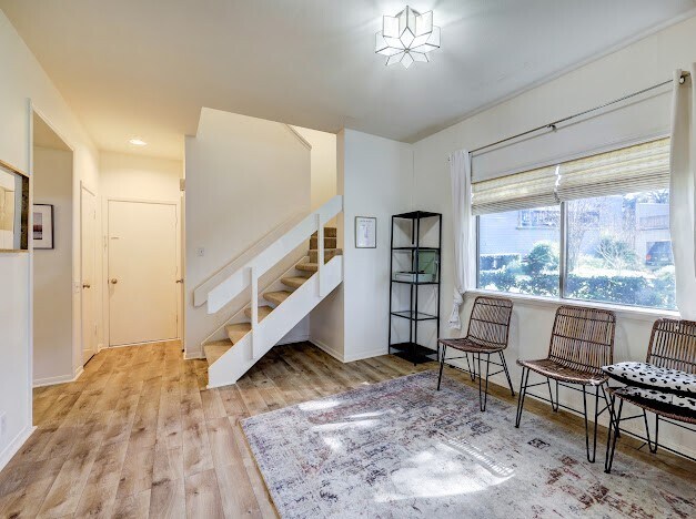 Building Photo - 1617 S Kirkwood Rd