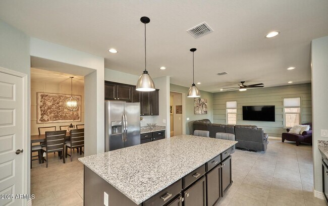 Building Photo - 2415 E Runaway Bay Pl
