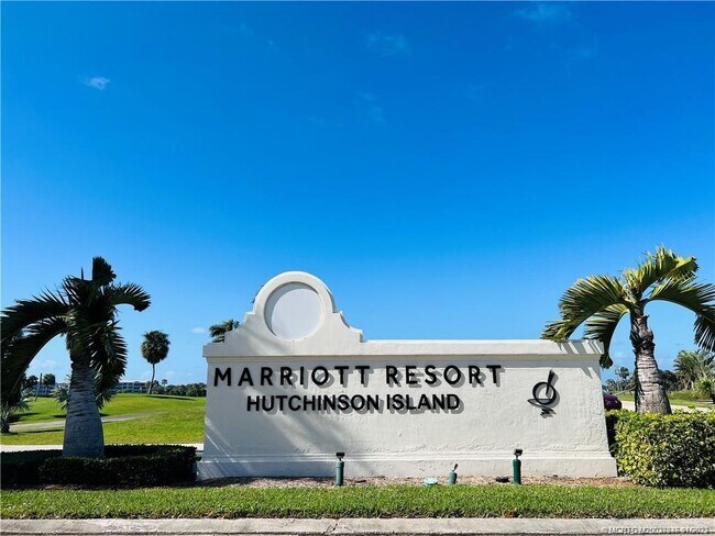 Foto del edificio - 221 NE Plantation Rd