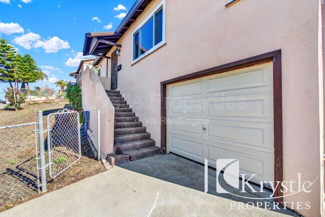 Building Photo - 114 Hollywood Ave