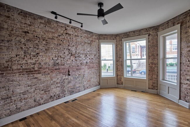 Building Photo - 509 N Central St