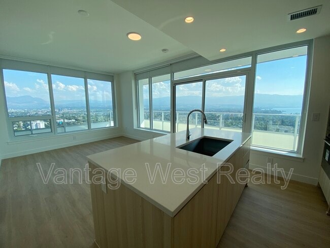 Building Photo - 1626 Water St