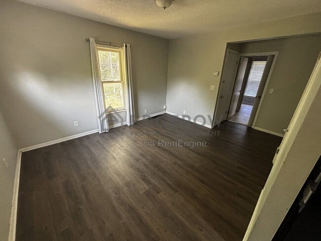 Building Photo - 354 Holmdene Blvd NE