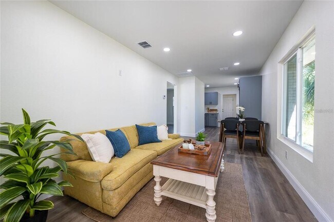 Foto del edificio - 2128 13th St S