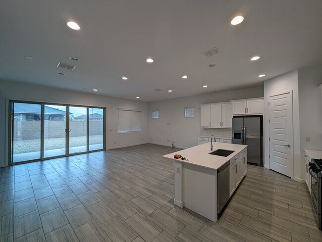 Foto del edificio - 16431 W Charlotte Dr