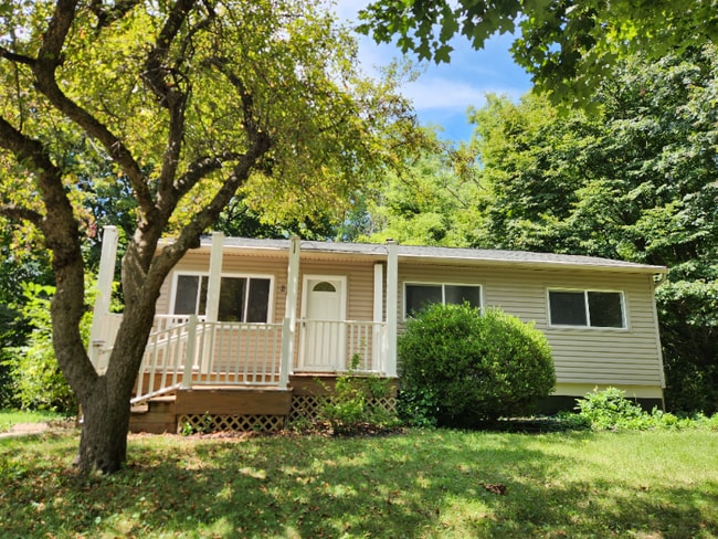 Building Photo - 285 Brookside Dr