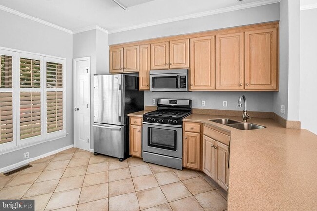 Building Photo - 7412 Tour Dr