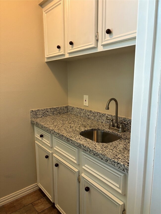 Building Photo - 4922 Rainwater Dr