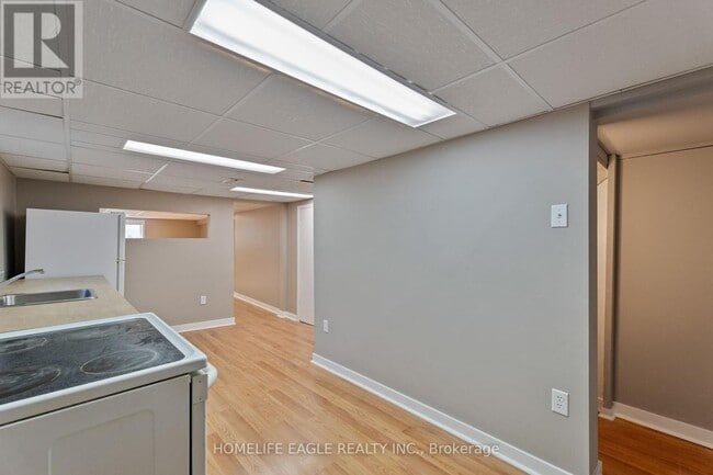 Building Photo - 46 Athol Ave