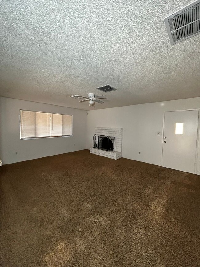 Building Photo - 3 Bedroom Home with Solar and 2-Car Garage