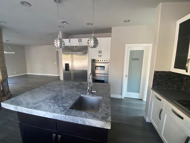 Foto del edificio - 8132 Bay Harbor Dr