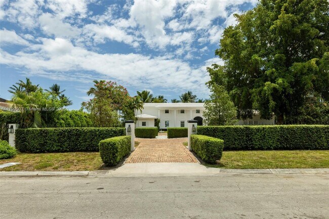 Building Photo - 610 Sabal Palm Rd