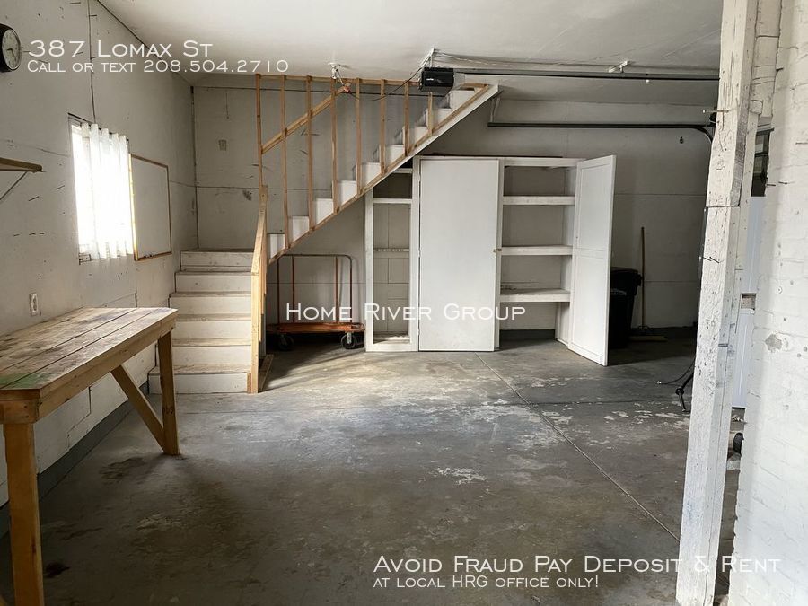 Building Photo - 387 Lomax St