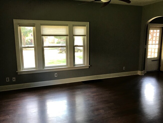 Foto del edificio - 1032 W 17th St