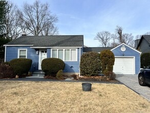 Building Photo - 223 Clay Pitts Rd