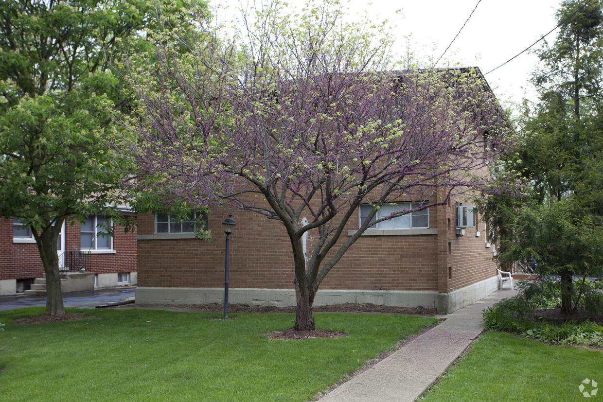 Foto del edificio - 338 W Saint Charles Rd