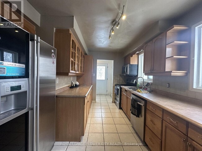 Building Photo - 42 Montjoy Crescent