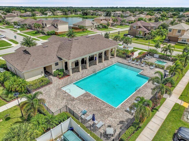 Building Photo - 9880 E Villa Cir