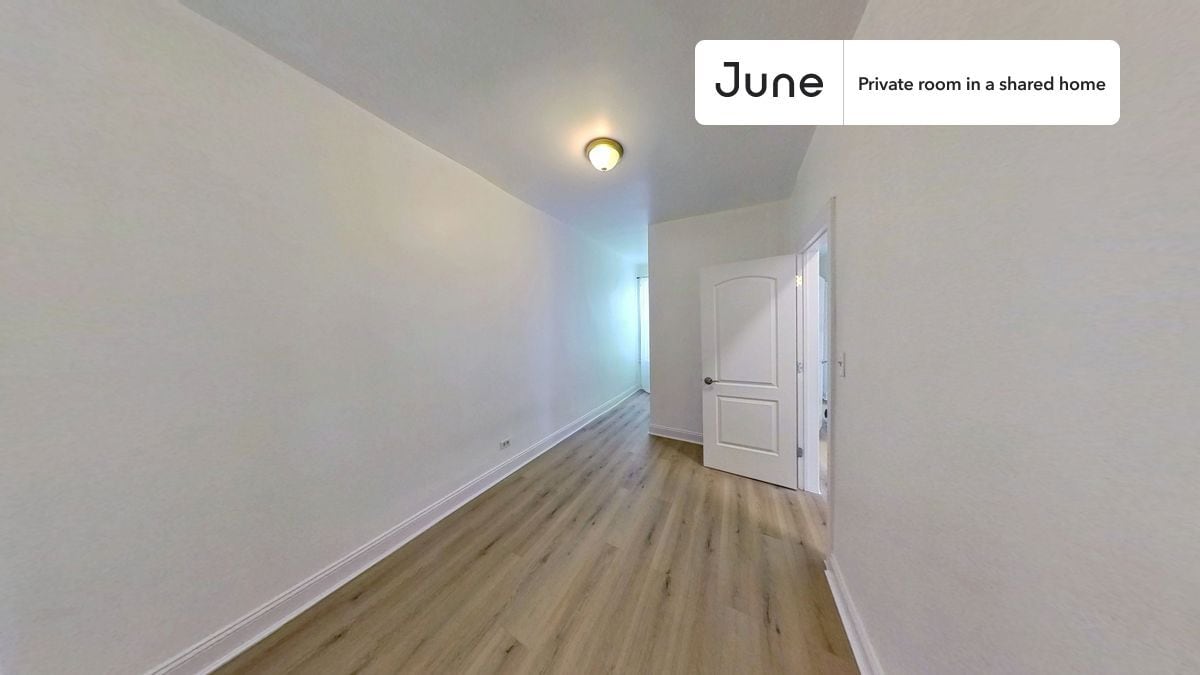 Primary Photo - Private bedroom in 4 bed/1 bath Home