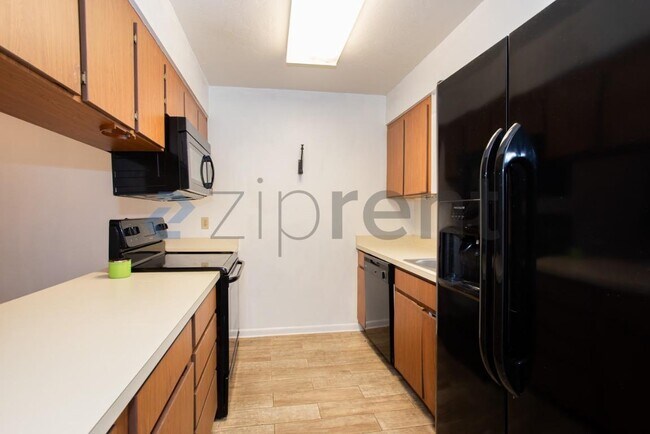 Building Photo - 6722 NW 113th Ln