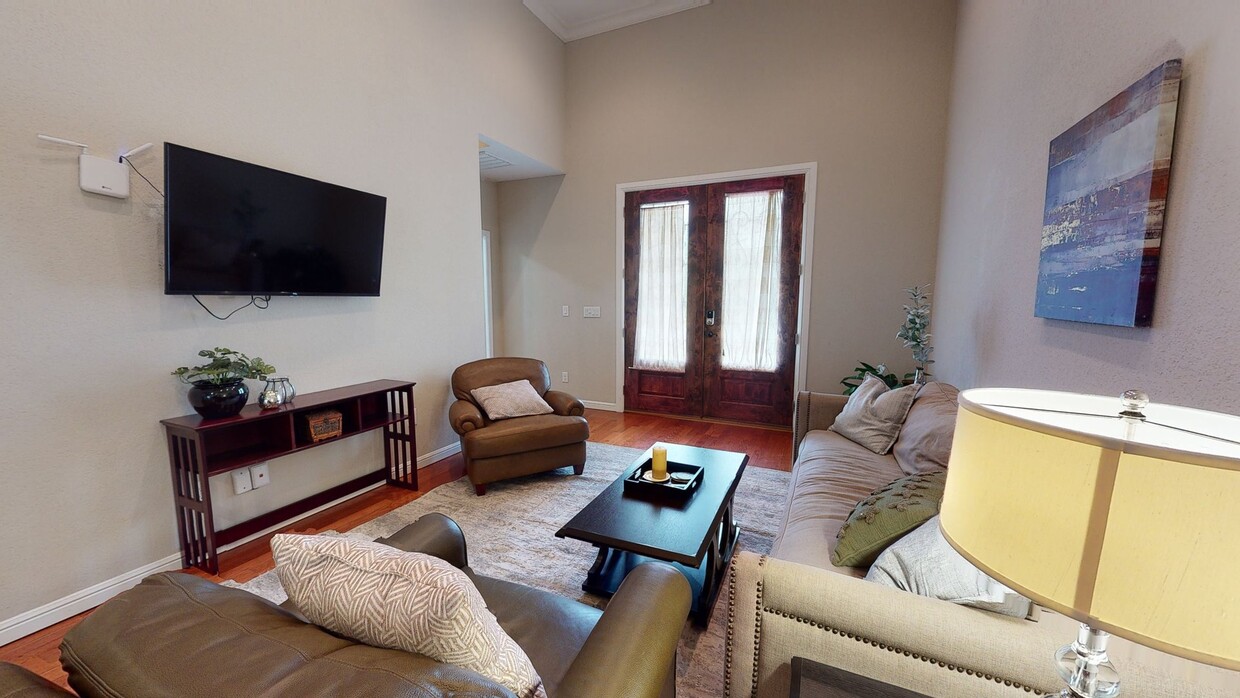 Photo - 1114 Ruea St House