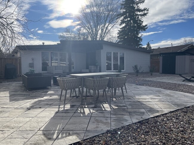 Photo du bâtiment - 3522-3525 25 Ave