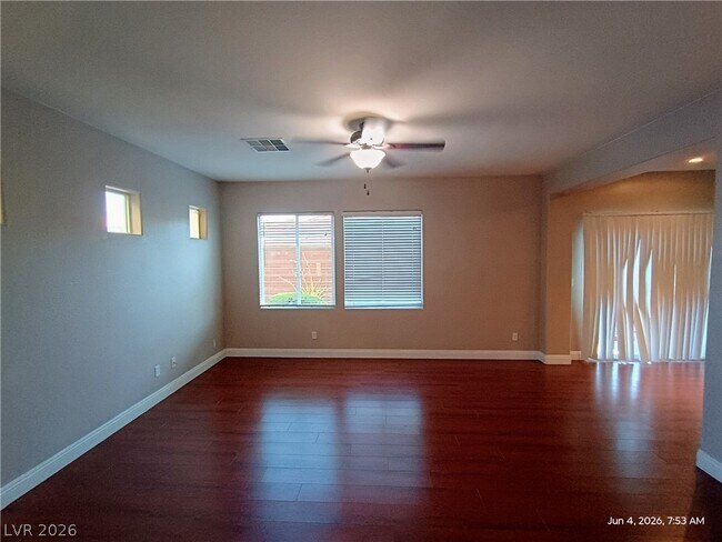 Foto del edificio - 9756 Wailings Ave