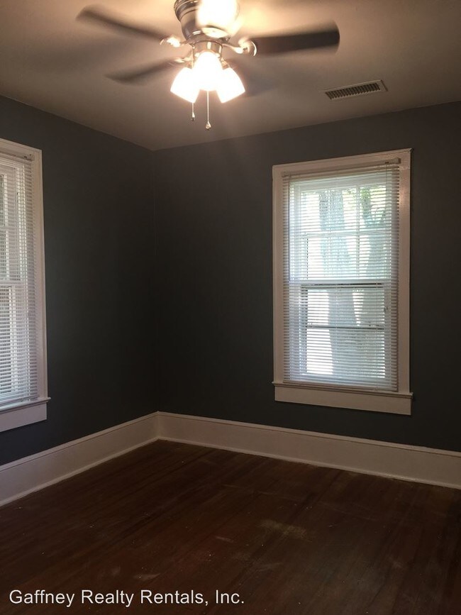 Foto del edificio - 2 br, 1 bath House - 200 Hampton Ave.